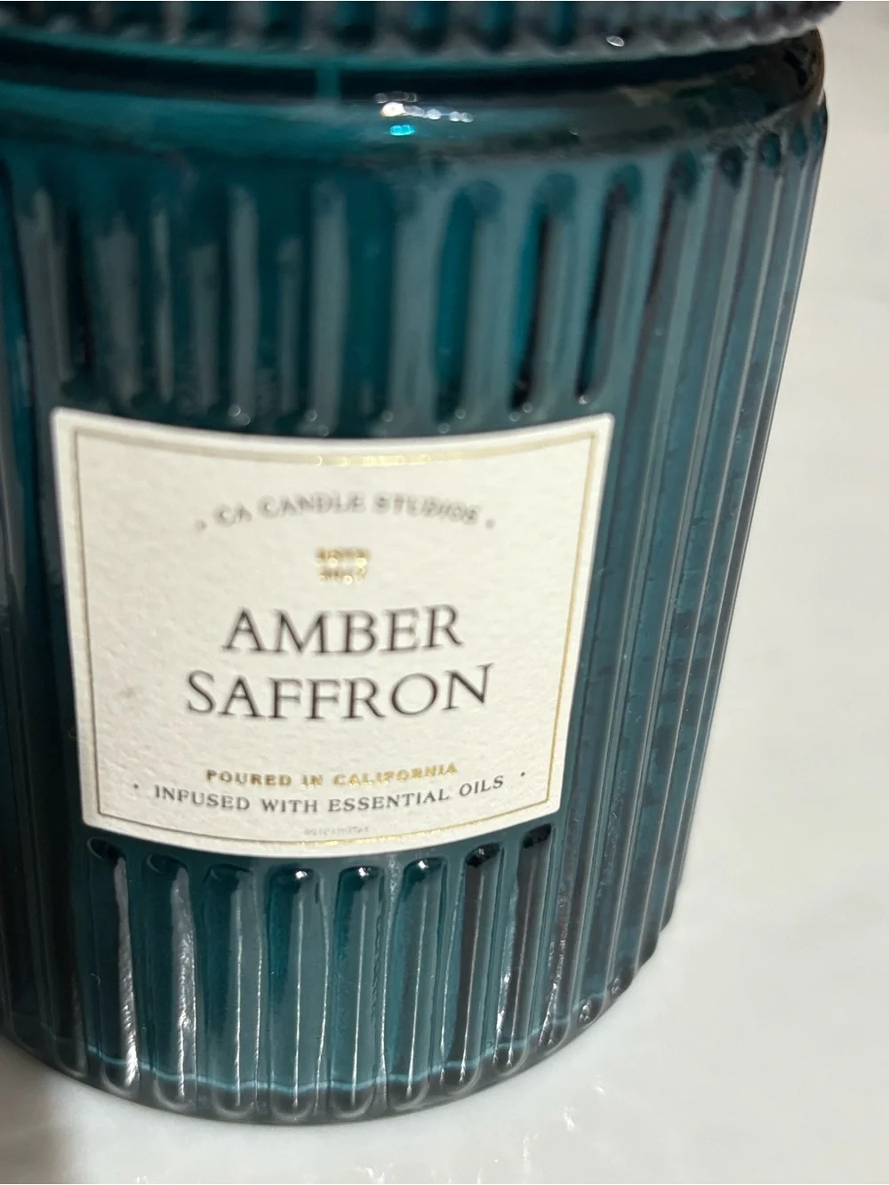 Leoben Company Amber Saffron Scented Candle 9.2 Oz